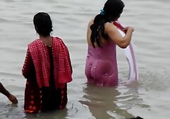 Oreorelka đã đi vào nhà vệ sinh và đã lừa dối chồng mình với một người đàn ông, sex vú to nhật bản màu xám