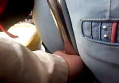Hai cô gái tóc ses nhật vàng khốn.
